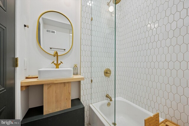 2342 W Seybert St, Philadelphia, PA 19121 - bathroom featuring shower / bathtub combination and vanity
