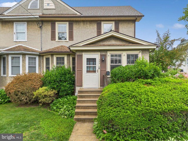 344 Clearbrook Ave, Lansdowne, PA 19050 - view of front facade with stucco siding