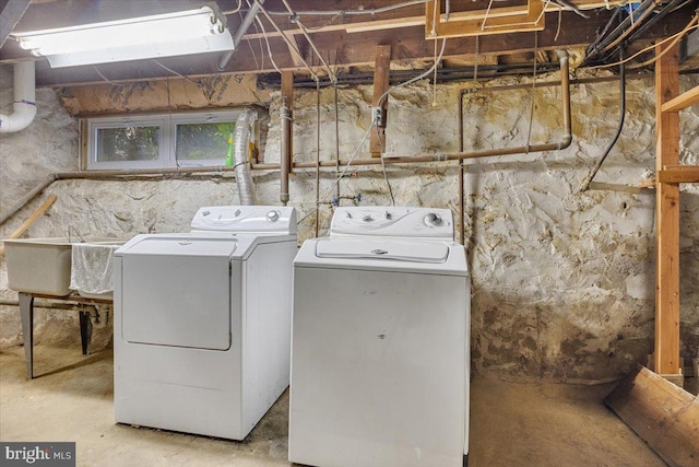 344 Clearbrook Ave, Lansdowne, PA 19050 - laundry room with washing machine and dryer
