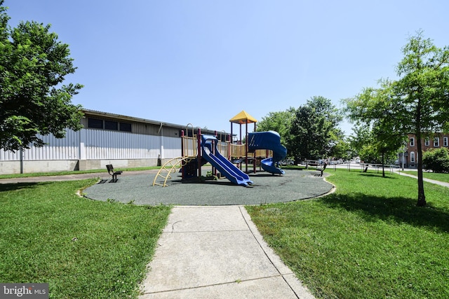 2116 E Hoffman St, Baltimore, MD 21213 - community playground with a yard