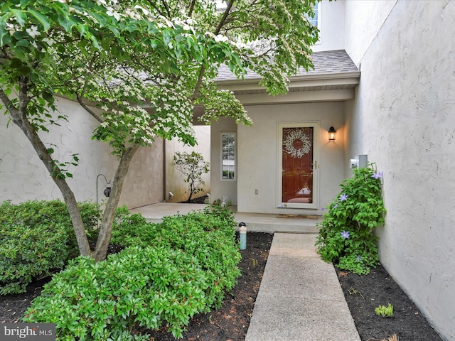 1082 Stillwood Cir, Lititz, PA 17543 - property entrance with stucco siding and roof with shingles