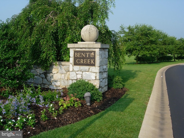 1082 Stillwood Cir, Lititz, PA 17543 - community sign featuring a yard
