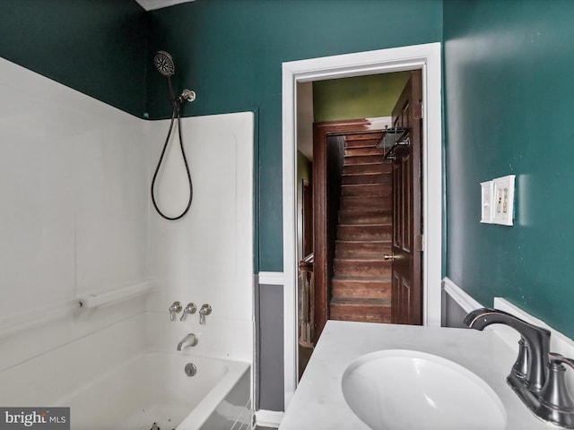 16 Avalon Ave, Hagerstown, MD 21740 - bathroom featuring tub / shower combination and vanity