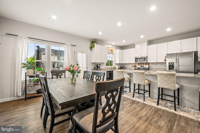 8 Ryan Ct, Gilbertsville, PA 19525 - dining area with wood finished floors and recessed lighting