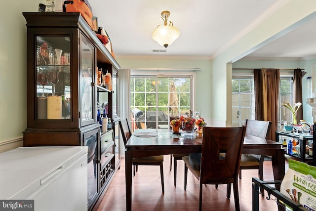59 Sassafras Dr, Lumberton, NJ 08060 - dining space with ornamental molding