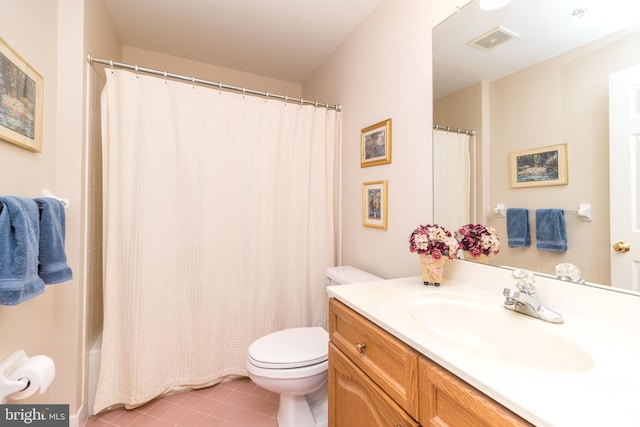 205 Strawberry Ct, Warwick, PA 18974 - bathroom with toilet, vanity, shower / bath combo, and tile patterned flooring