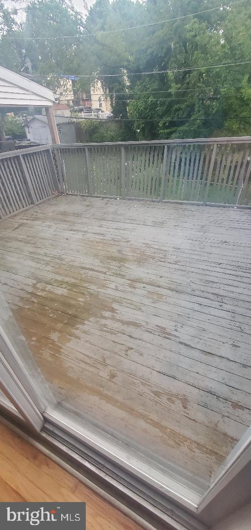 5016 Palmer Mill Rd, Clifton Heights, PA 19018 - view of wooden terrace