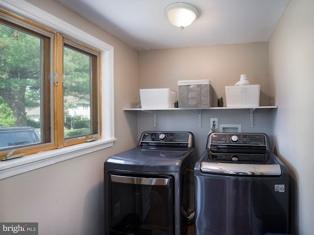 1204 Drexel Ave, Drexel Hill, PA 19026 - laundry area featuring washing machine and dryer