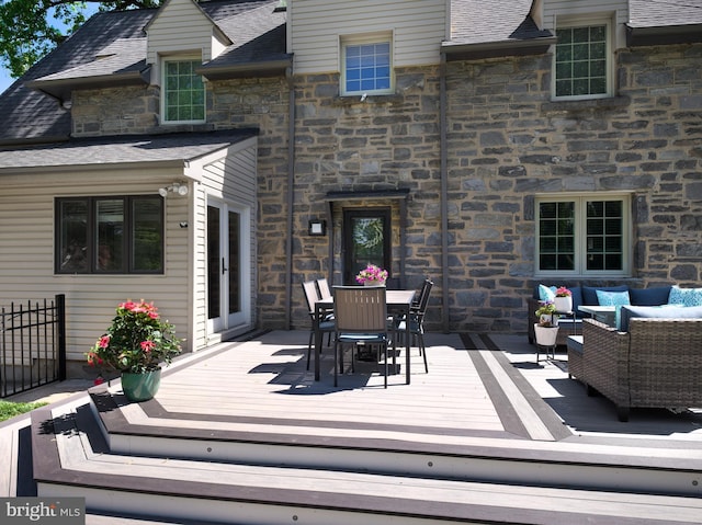 1204 Drexel Ave, Drexel Hill, PA 19026 - wooden deck with an outdoor hangout area and outdoor dining space