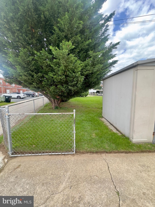 1646 Gray Haven Ct, Dundalk, MD 21222 - view of yard featuring a gate