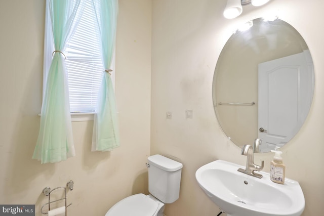 4504 Eden Park Ln, Upper Marlboro, MD 20772 - half bathroom with a sink and toilet