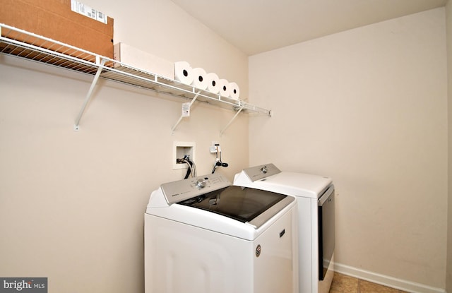 1664 Brynne Ln, Pottstown, PA 19464 - laundry area with independent washer and dryer and baseboards