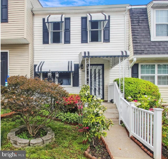 38 Western Winds Cir Unit 38, Baltimore, MD 21244 - entrance to property with a shingled roof