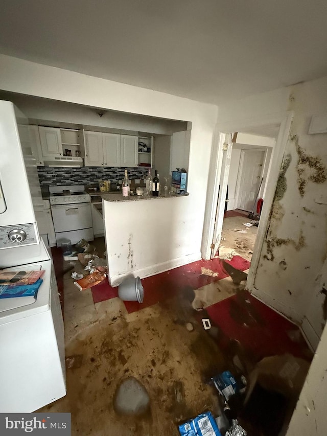 1512 Lindley Ave, Philadelphia, PA 19141 - kitchen with white gas range oven and white cabinetry
