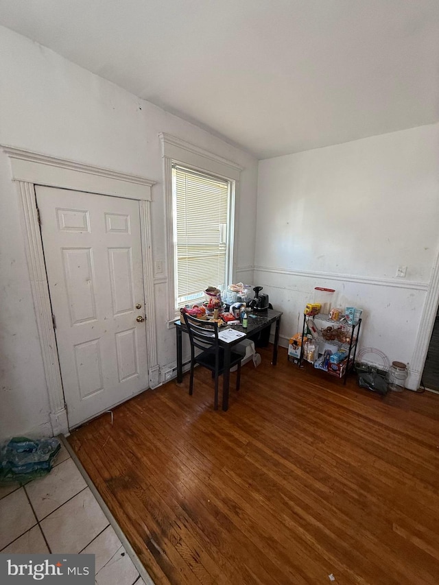 1512 Lindley Ave, Philadelphia, PA 19141 - dining area with wood finished floors