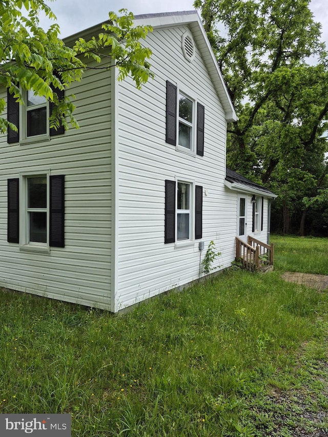 1106 Moreland Gap Rd, New Market, VA 22844 - view of side of home with a lawn