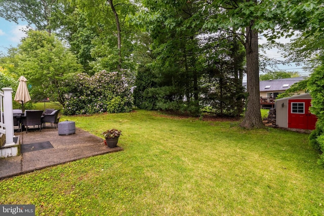 167 Windmill Rd, Willow Grove, PA 19090 - view of grassy yard with a patio area