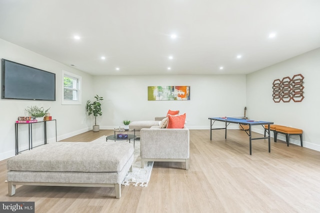 4 Donna Marie Ct, Sicklerville, NJ 08081 - living area with light wood-style floors, baseboards, and recessed lighting