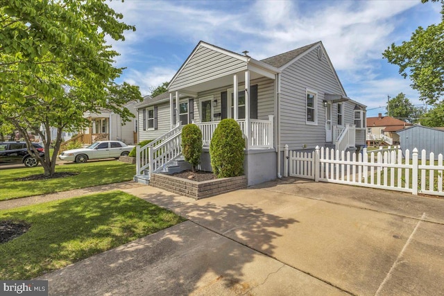220 W Underwood Ave, Woodbury, NJ 08096 - view of front of house featuring a porch