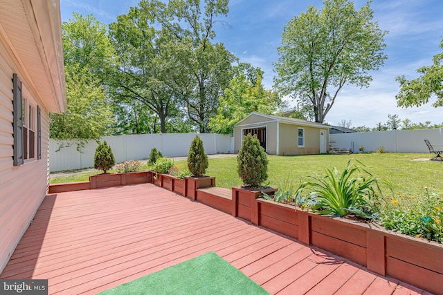 113 Tremont St, Manassas Park, VA 20111 - wooden terrace featuring an outdoor structure