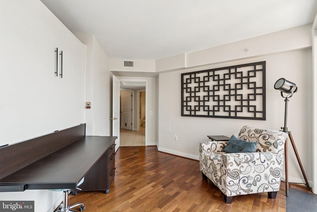 616 E St NW Unit 1114, Washington, DC 20004 - sitting room featuring wood finished floors and baseboards