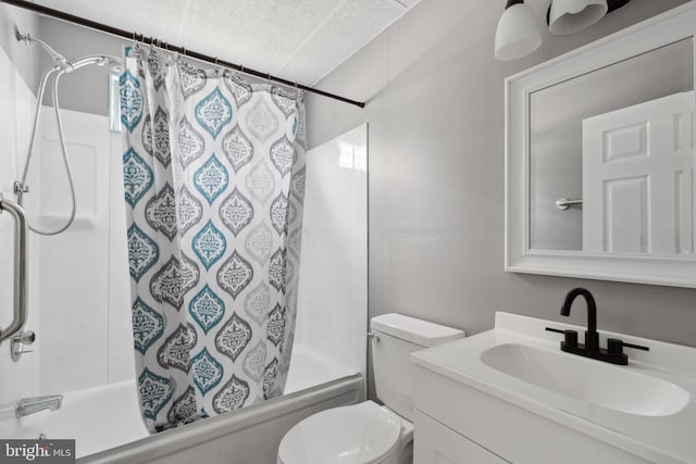 218 Center Ave, Mount Ephraim, NJ 08059 - bathroom with shower / tub combo with curtain, vanity, a textured ceiling, and toilet