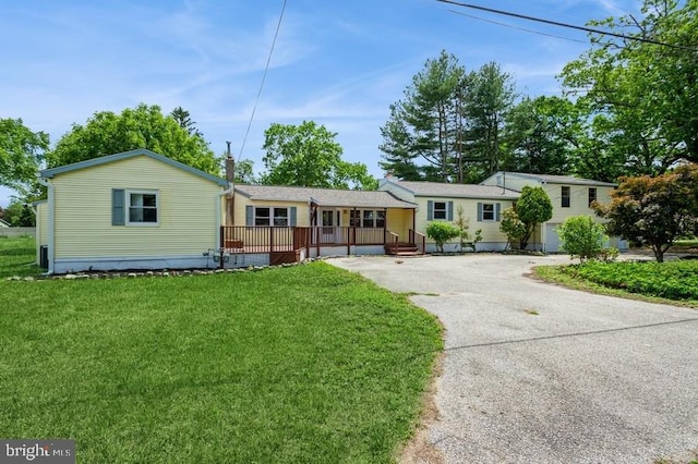 2336 Auburn Ave, Atco, NJ 08004 - view of front of house featuring a front yard and driveway