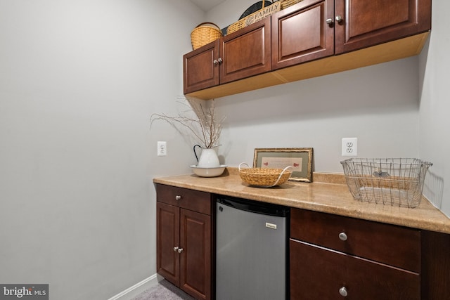 43614 Dunhill Cup Sq, Ashburn, VA 20147 - bar area with refrigerator and baseboards