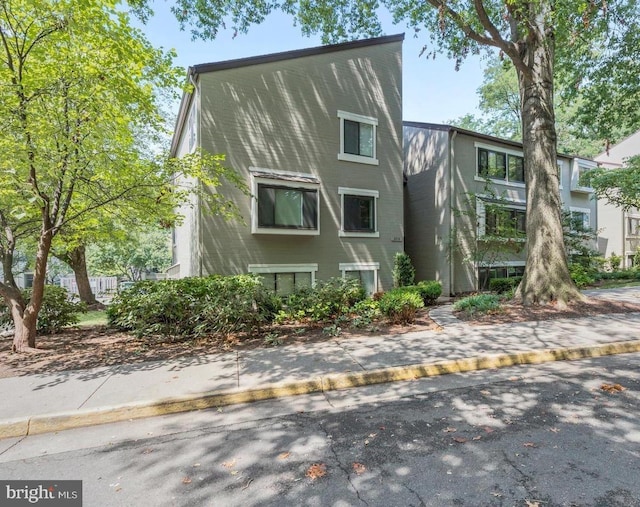 2216 Springwood Dr Unit 202, Reston, VA 20191 - view of front of house