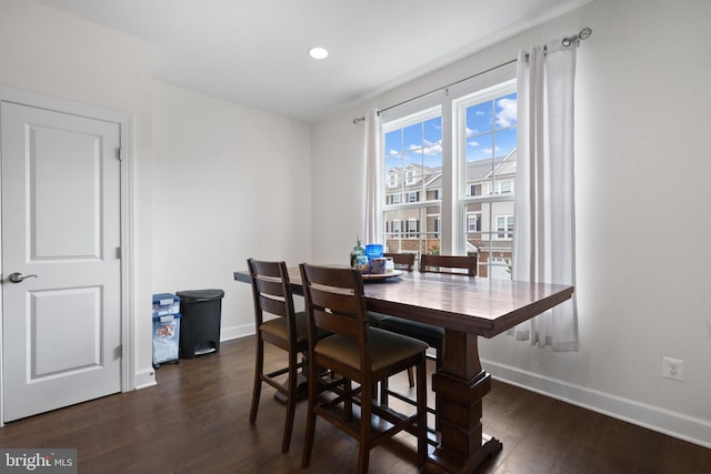 8486 Craggan Ln, Manassas, VA 20109 - dining area with dark wood-style floors, baseboards, and recessed lighting
