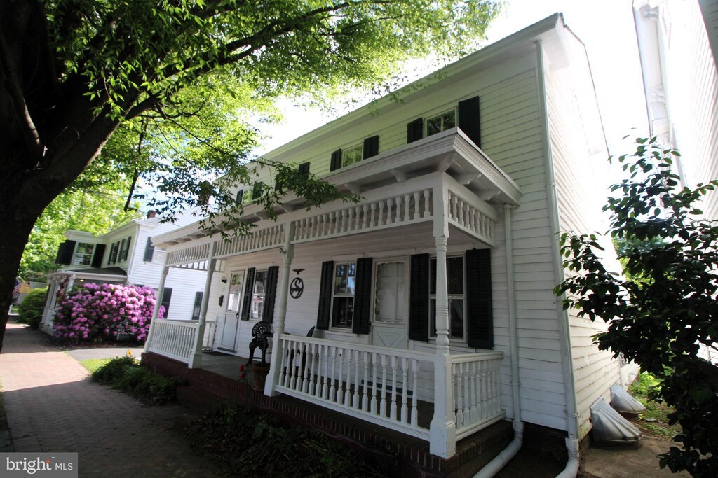 75 N Main St, Cranbury, NJ 08512
