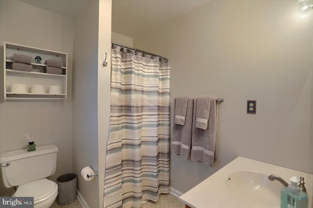 2217 Highland Cir, Harrisburg, PA 17110 - full bathroom with toilet, vanity, curtained shower, and baseboards