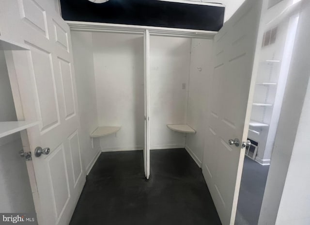 1509 Spring Garden St, Philadelphia, PA 19130 - view of walk in closet