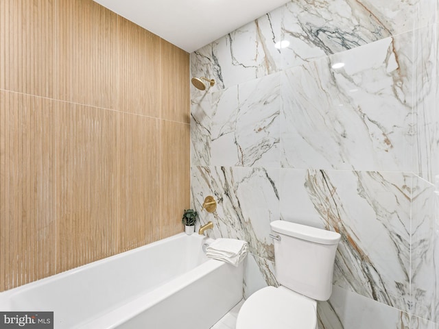212 W 13th Ave, Wildwood, NJ 08260 - full bath featuring toilet, tile walls, and tub / shower combination