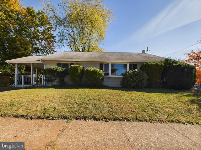 834 Amboy Ave, Edison, NJ 08837 - ranch-style home featuring a front lawn