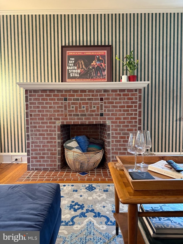 241 Edge Hill Rd, Glenside, PA 19038 - detailed view of wallpapered walls and baseboards
