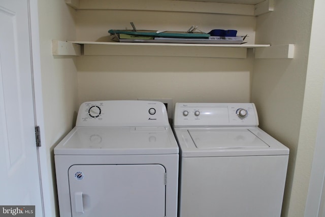 300 Robin Dr Unit 212, Ocean City, MD 21842 - laundry area with independent washer and dryer