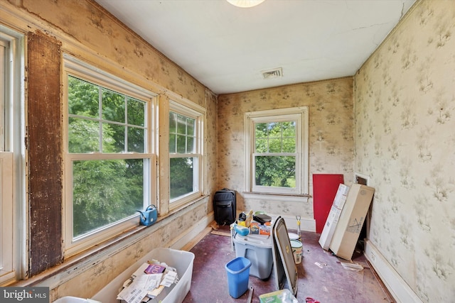 324 Cameron Rd, Willow Grove, PA 19090 - unfurnished room with wallpapered walls