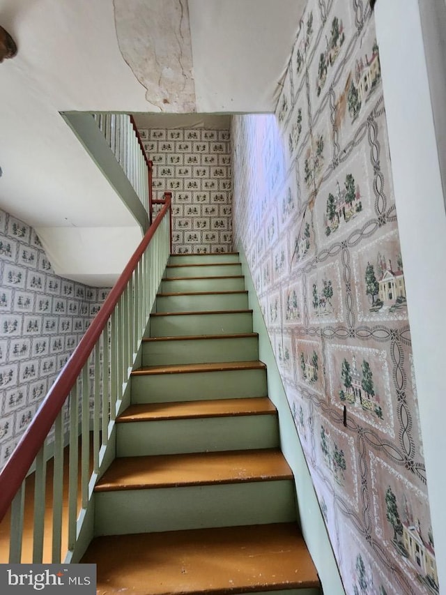 6428 Quantico Rd, Quantico, MD 21856 - stairs featuring wallpapered walls
