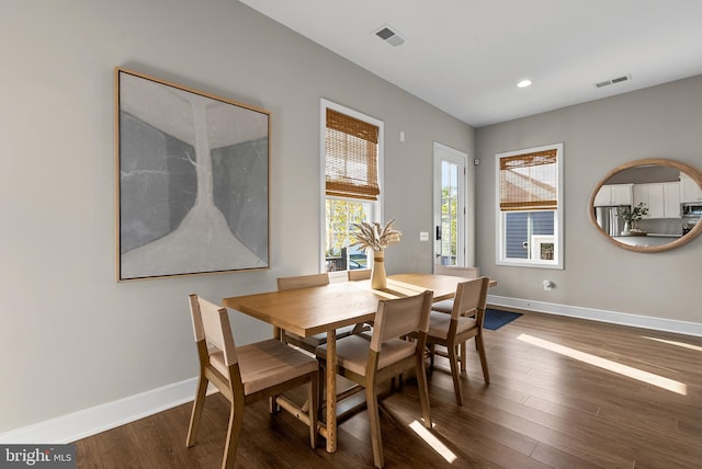 25493 Grassy Meadow Dr, Aldie, VA 20105 - dining area featuring dark wood finished floors, baseboards, and recessed lighting