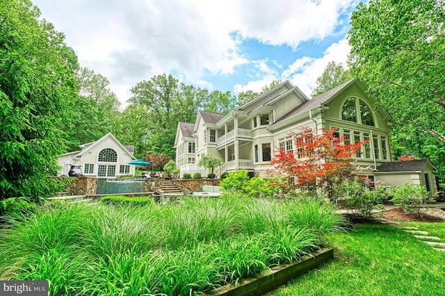 5026 Huntwood Manor Dr, Fairfax, VA 22030 - rear view of property with stucco siding
