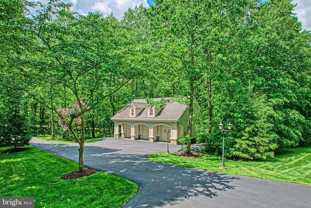 5026 Huntwood Manor Dr, Fairfax, VA 22030 - cape cod house with a porch, asphalt driveway, and a front lawn