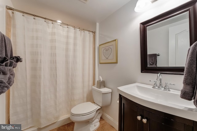 5026 Huntwood Manor Dr, Fairfax, VA 22030 - bathroom with vanity, toilet, a shower with shower curtain, and baseboards