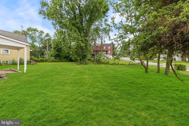 2318 Cloville Ave, Baltimore, MD 21214 - view of grassy yard