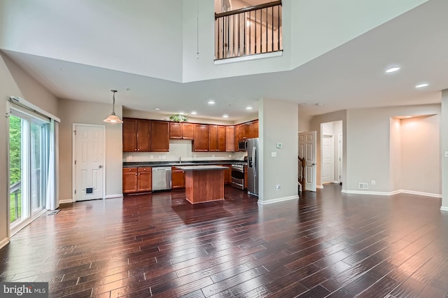 4827 Atlas Cedar Way, Aberdeen, MD 21001 - kitchen with appliances with stainless steel finishes, open floor plan, a sink, a center island, and recessed lighting