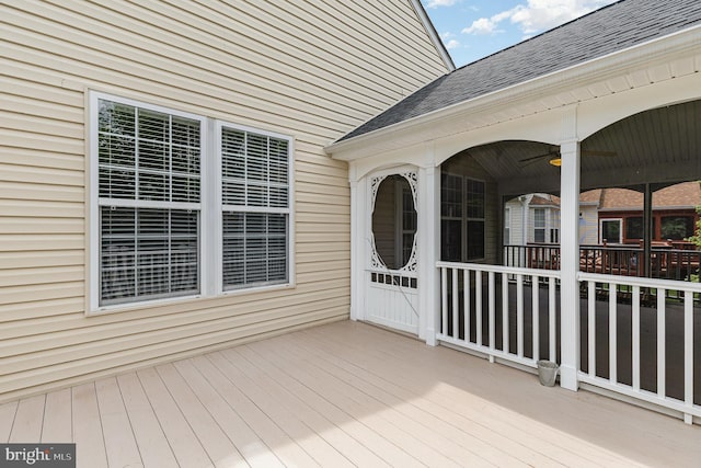 3839 Mulberry Point Ct, Dumfries, VA 22025 - deck with ceiling fan