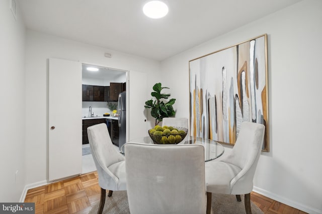 700 7th St SW Unit 512, Washington, DC 20024 - dining room with baseboards