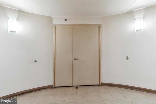 700 7th St SW Unit 512, Washington, DC 20024 - spare room featuring baseboards