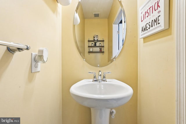 361 Union St, Trenton, NJ 08611 - bathroom featuring a sink