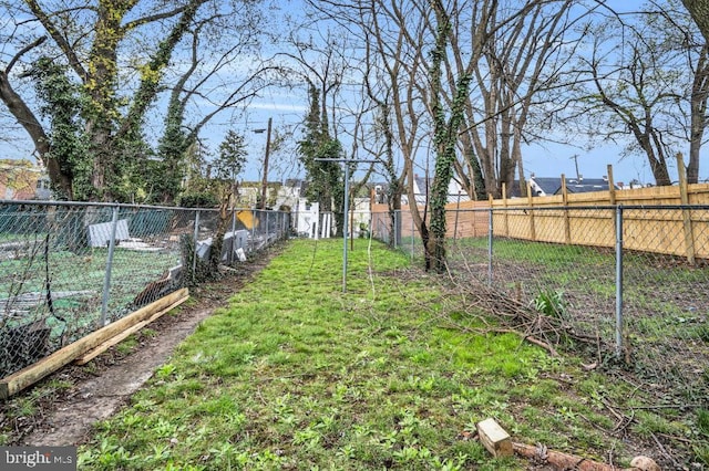342 W Gay Ave, York, PA 17401 - view of yard
